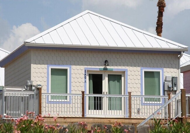 Building Photo - 4209 Gulfbreeze Blvd