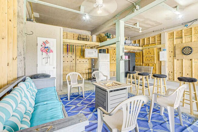 Foto del edificio - 3229 Castle Dr