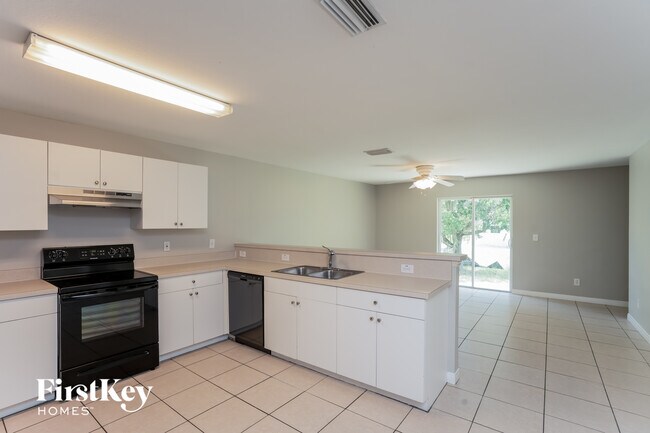 Foto del edificio - 9192 Hillburn Terrace