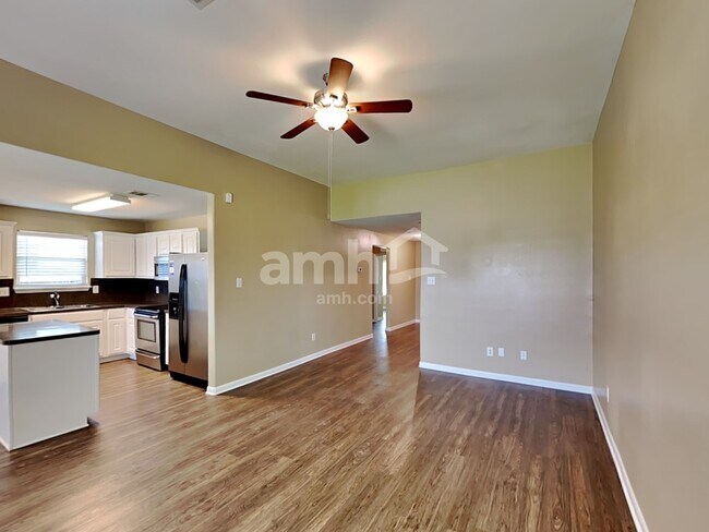 Foto del edificio - 3926 Cloudbluff Ln