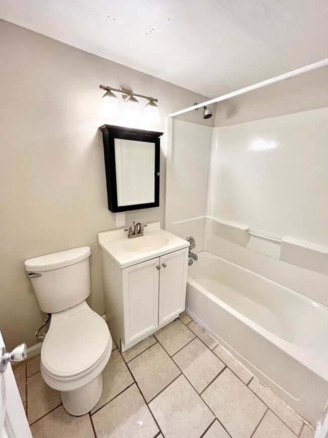 Building Photo - 2222 Zabel Dr