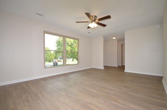 Foto del edificio - 9205 Foxtail Ct