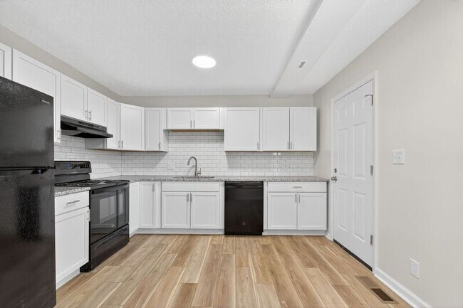 Building Photo - 4781 Frost Ave