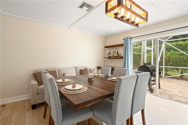 Foto del edificio - 6885 Barnwell Dr