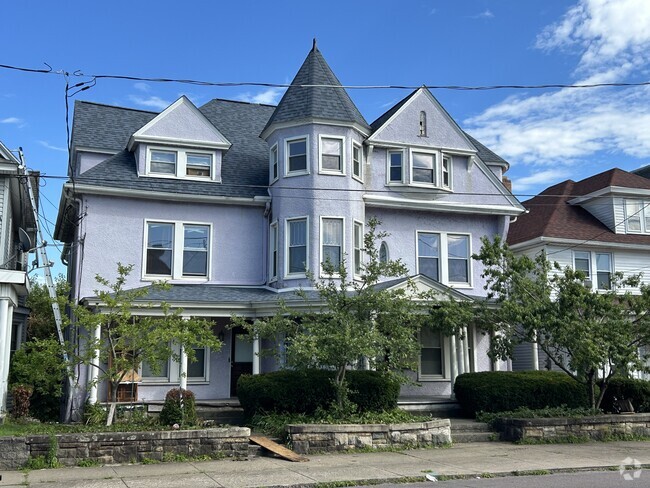 Building Photo - 225 S Main Ave