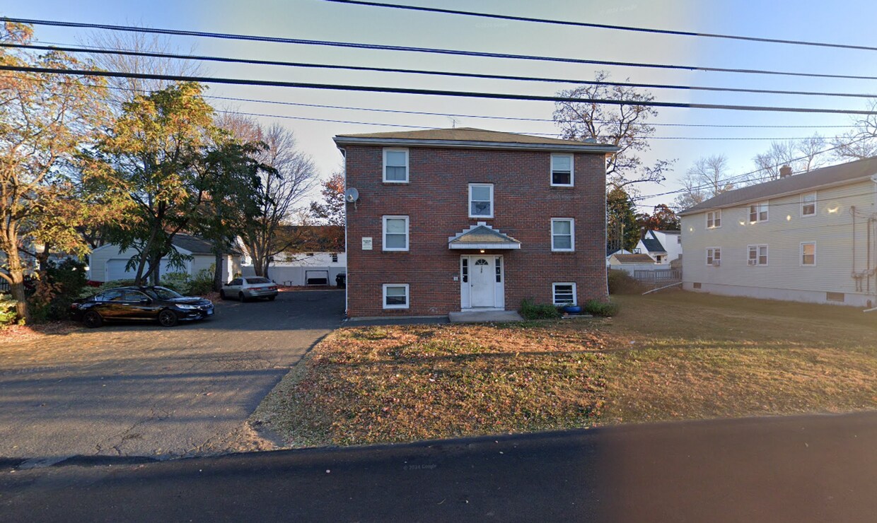 Primary Photo - 195 Overlook Ave