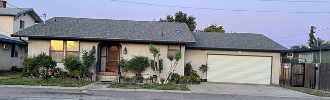 Foto del edificio - 17364 N Bruella Rd