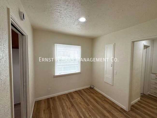 Foto del edificio - 932 Gardenia Ave