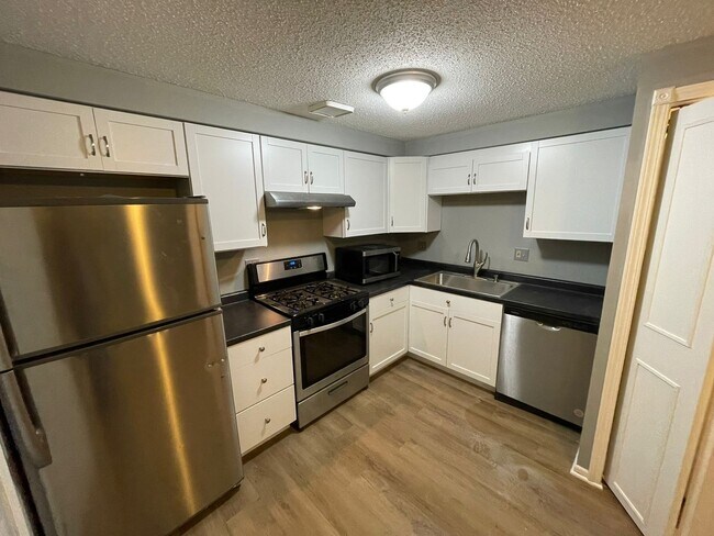 Building Photo - 1070 Pheasant Run Ln