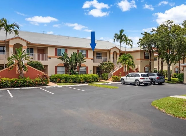 Building Photo - Chic 2BR Condo in Prime North Naples Locat...