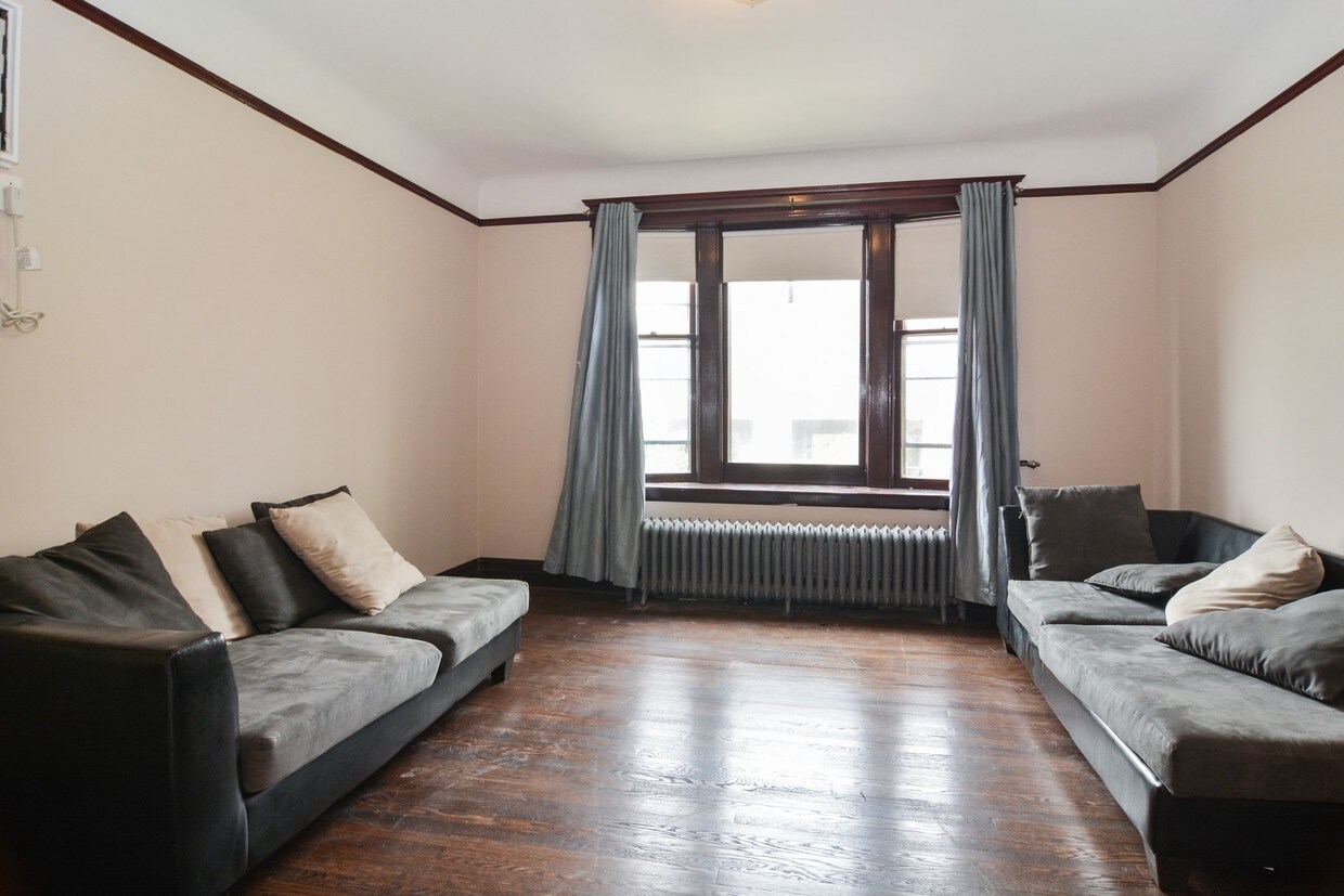 Foto principal - 2751 N Dayton St