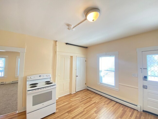 Building Photo - 26 High St