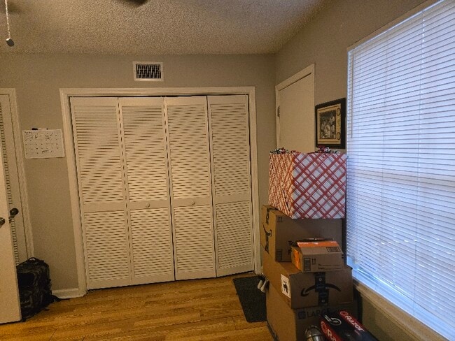 Photo - 217 Columbia Dr House