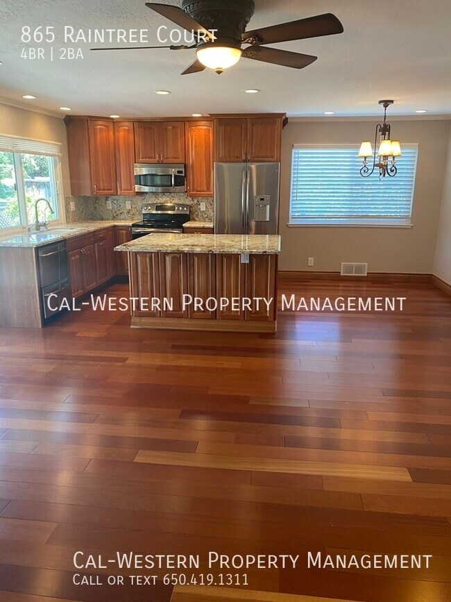 Foto del edificio - 865 Raintree Ct