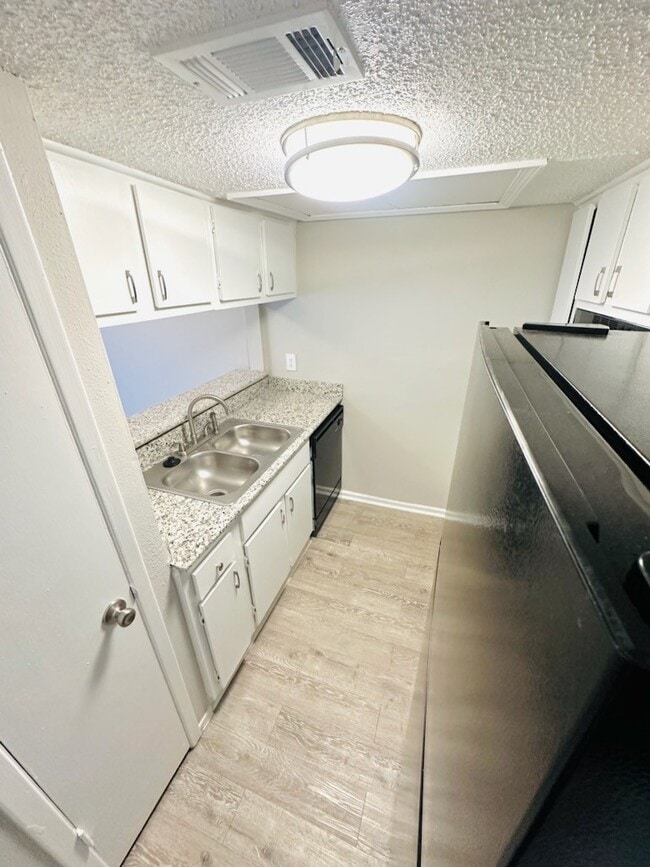 Building Photo - Woodbury Place Apartments