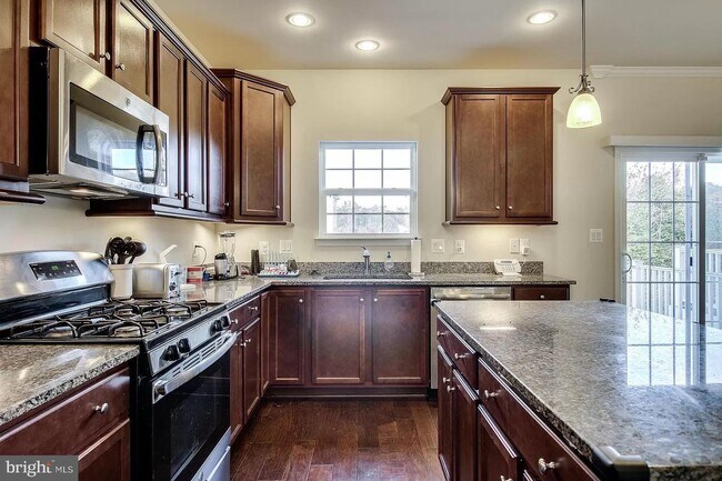 Building Photo - 707 Bunker Ln