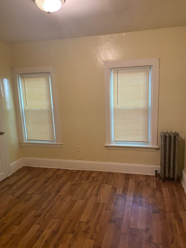 Building Photo - 37 Ellsworth St