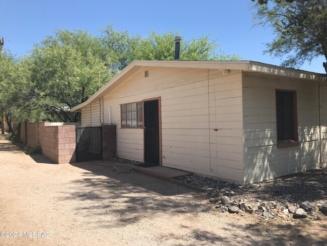 Foto del edificio - 720 N Irving Cir