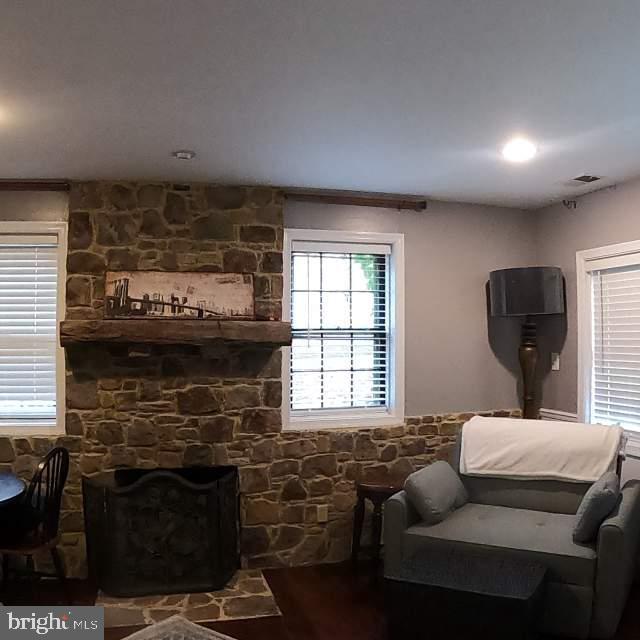 Building Photo - 16302 Clarkes Gap Rd