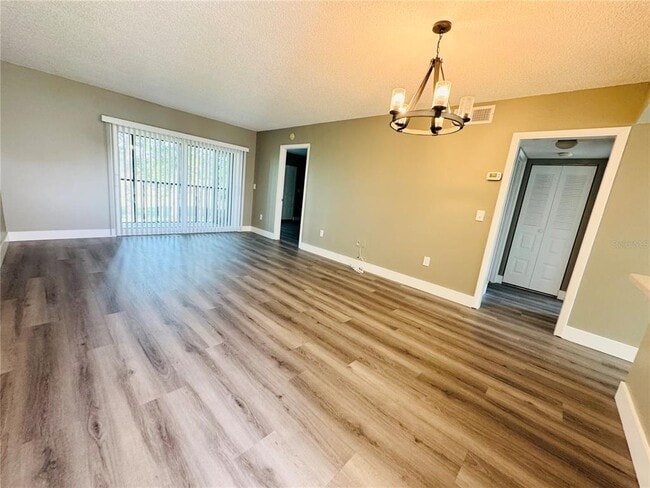 Building Photo - 106 Meadow Ln