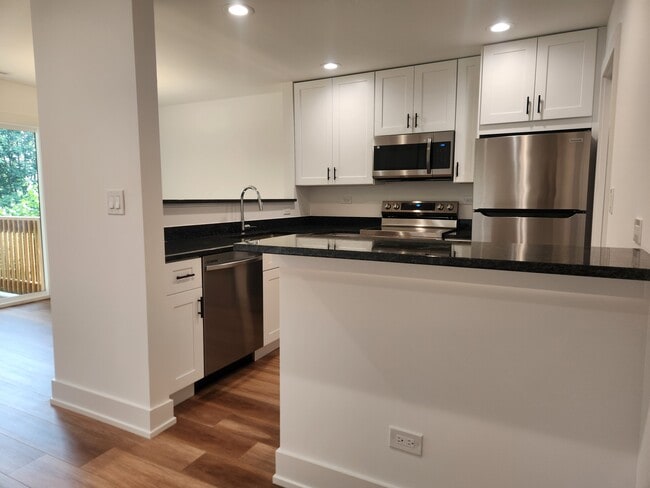 Foto del edificio - 915 S Ct of Shorewood