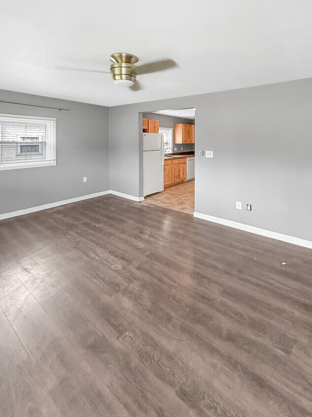 Foto principal - Welcome to this charming 2-bedroom, 1-bath...