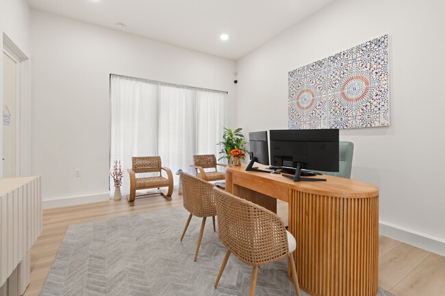 Building Photo - Reserve41