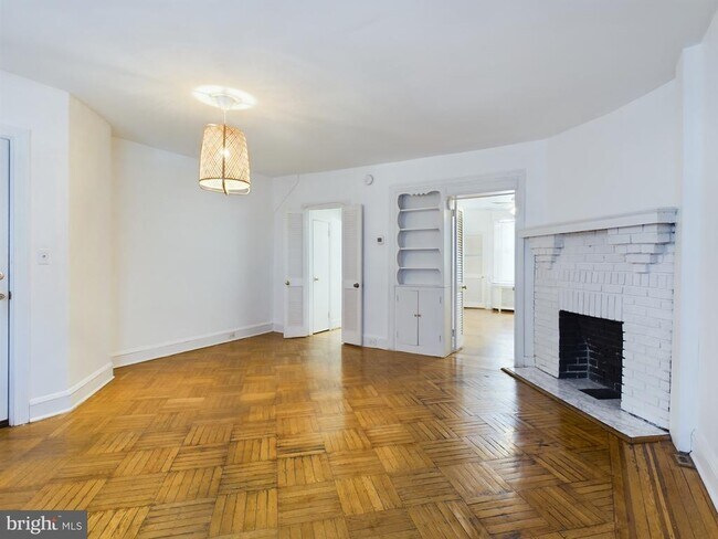 Building Photo - 205 E 33rd St