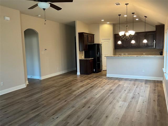 Building Photo - 233 Valley View Dr