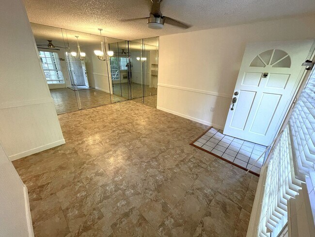 Foto del edificio - Updated 2-Bedroom Condo in Prime South Kihei Location in Keonekai Villages