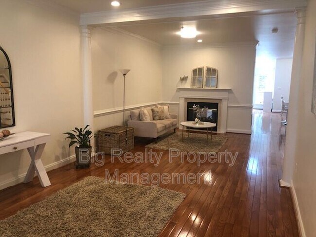 Building Photo - 141 Meadow View Ln