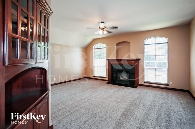 Building Photo - 17100 Holly Burn Cir
