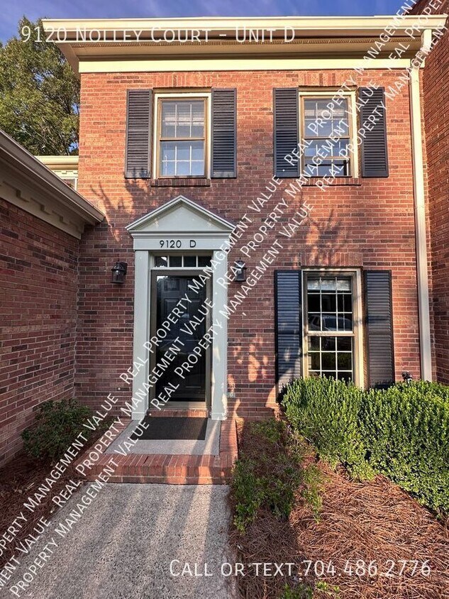 Primary Photo - Townhome with en suite bathrooms, private ...