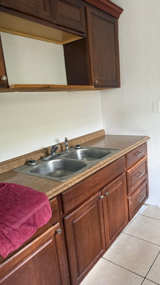 Building Photo - 212 NW 8th Ave