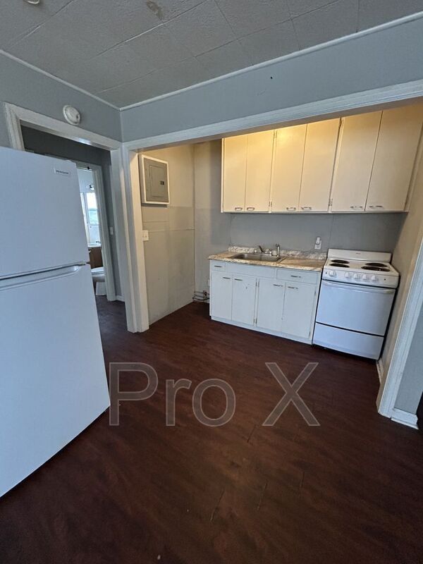 Foto del edificio - 126 E 13th St