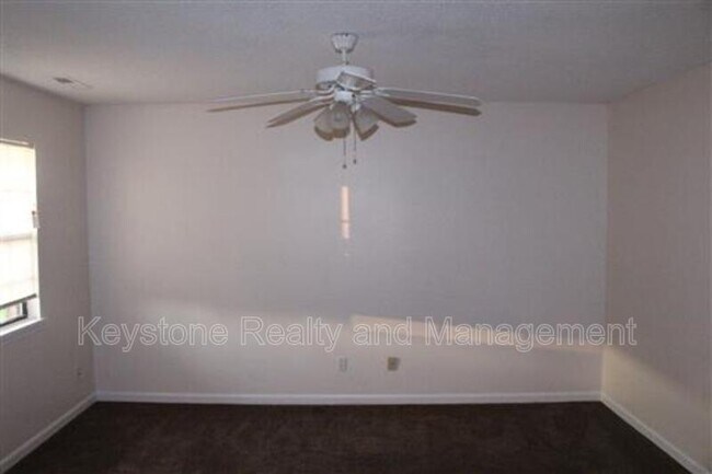 Foto del edificio - 1375 Thompsonville Ln