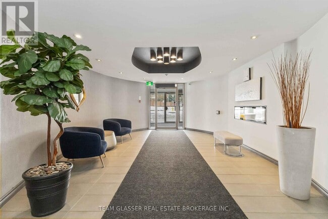 Photo du bâtiment - 500 Proudfoot Ln