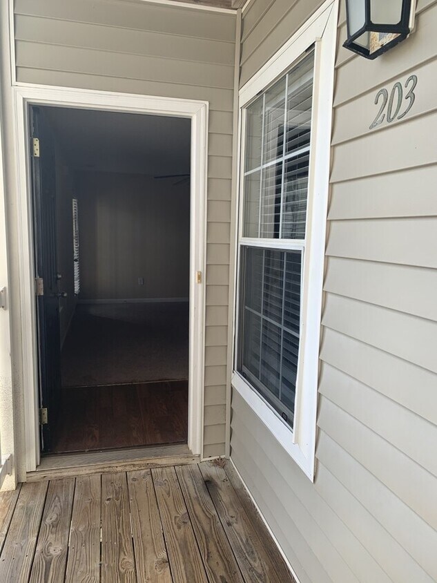 Primary Photo - Specious 3 Bedroom and 2 Full Bathrooms
