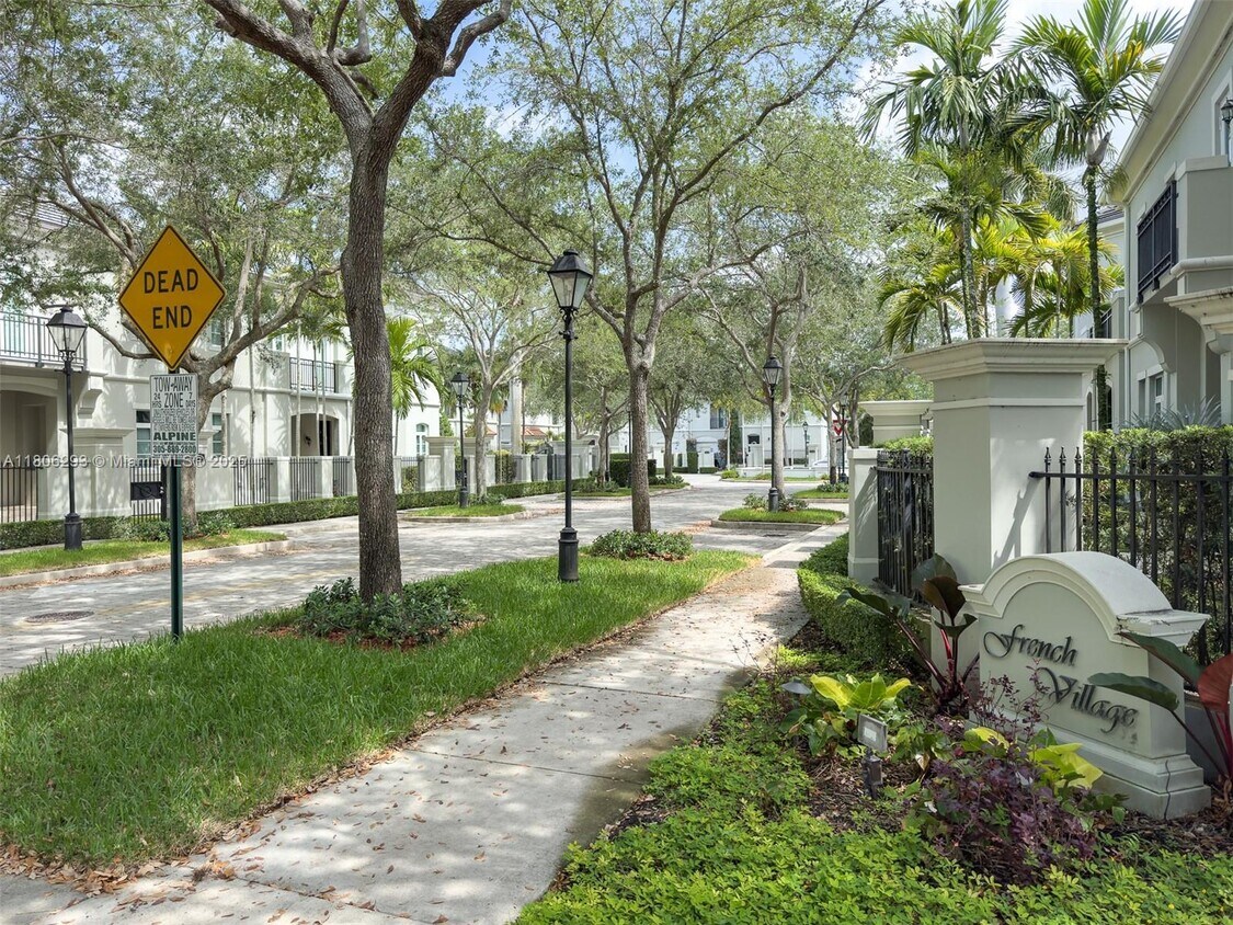Foto principal - 10170 SW 75th Pl