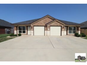 Building Photo - 4310 Hunters Pl Dr