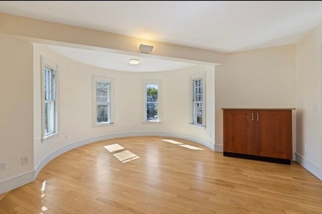 Building Photo - 124 Boston Ave