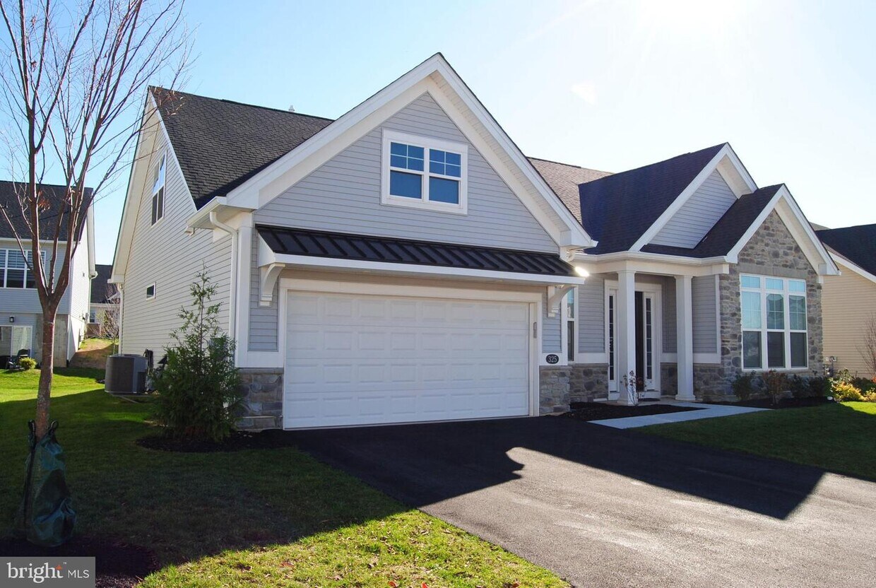 Foto principal - 325 Concourse Blvd