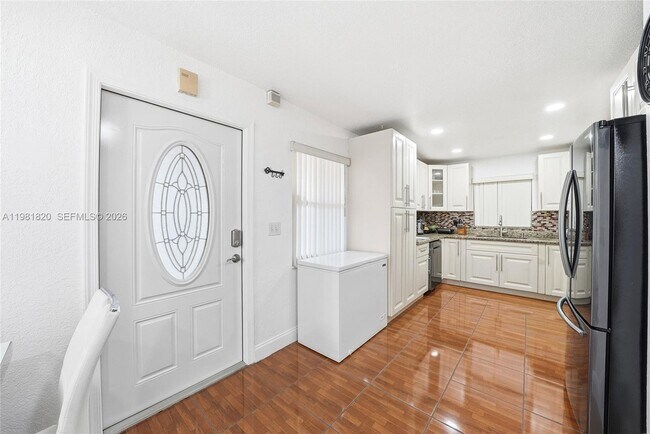 Foto del edificio - 2875 NW 9th Ct