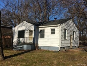 Building Photo - 3534 Fort Dr Building Photo - 3534 Fort Dr