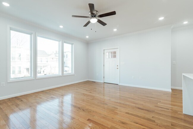 Building Photo - 43 Belmont Ave