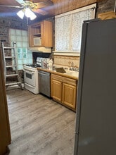 Building Photo - 2222 McCausland Ave