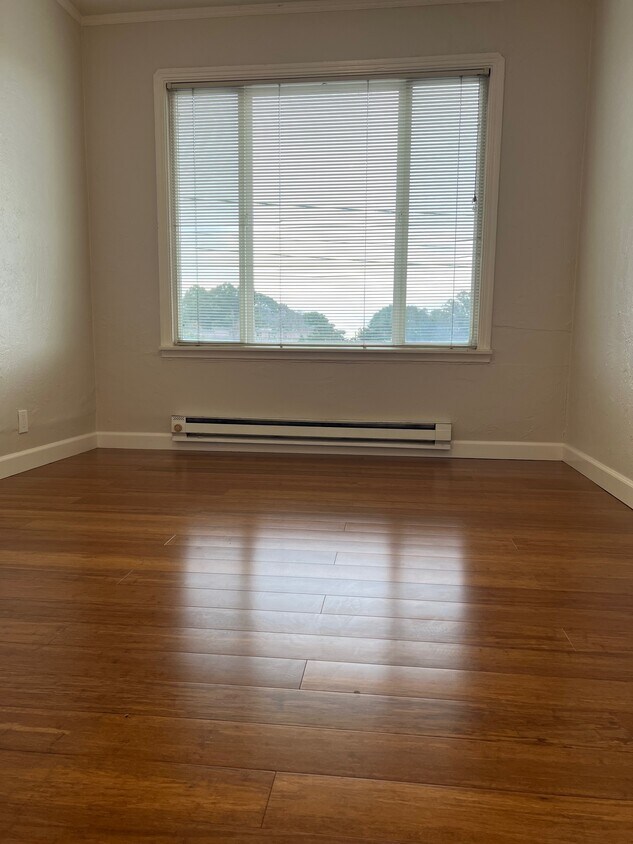 Foto principal - 62 Oakes Blvd