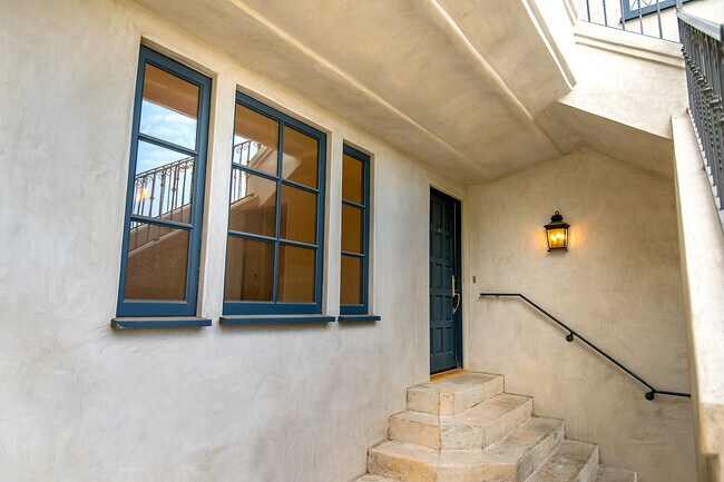 Foto del edificio - 1018 S Stanley Ave