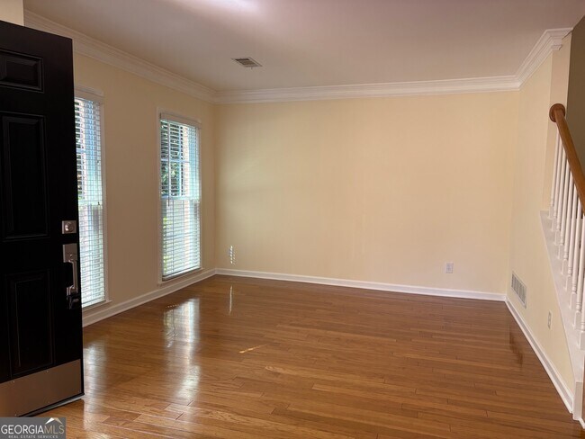 Building Photo - 6221 Woodlore Dr NW