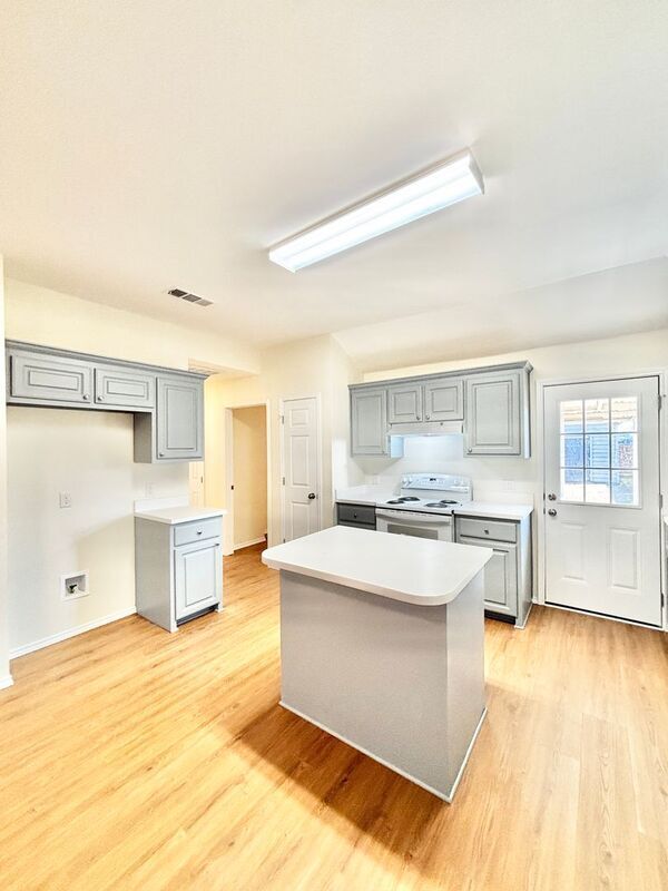 Foto del edificio - 3528 Chilmark Way